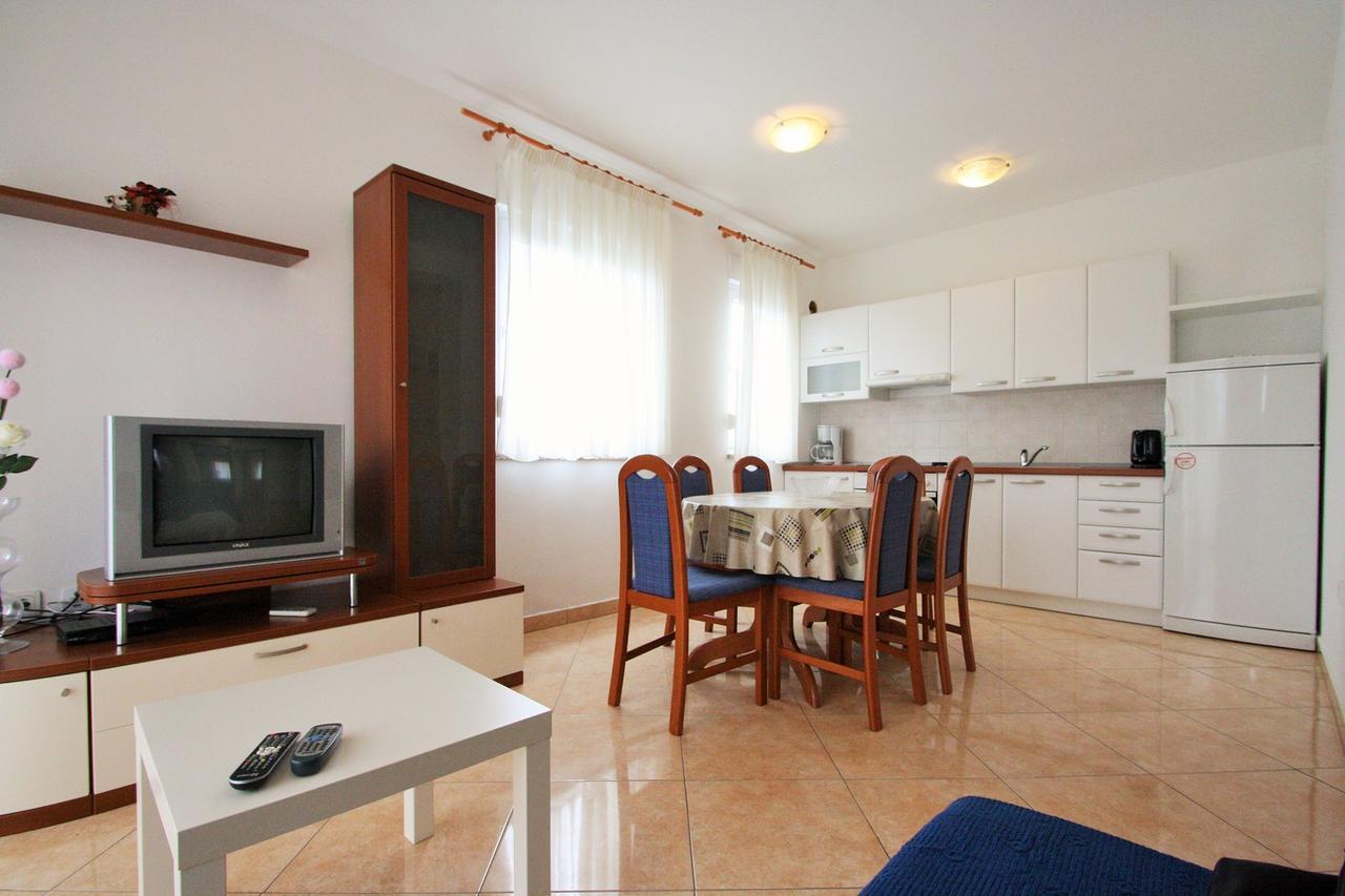 Apartment Bilic With Balcony Poreč Zewnętrze zdjęcie