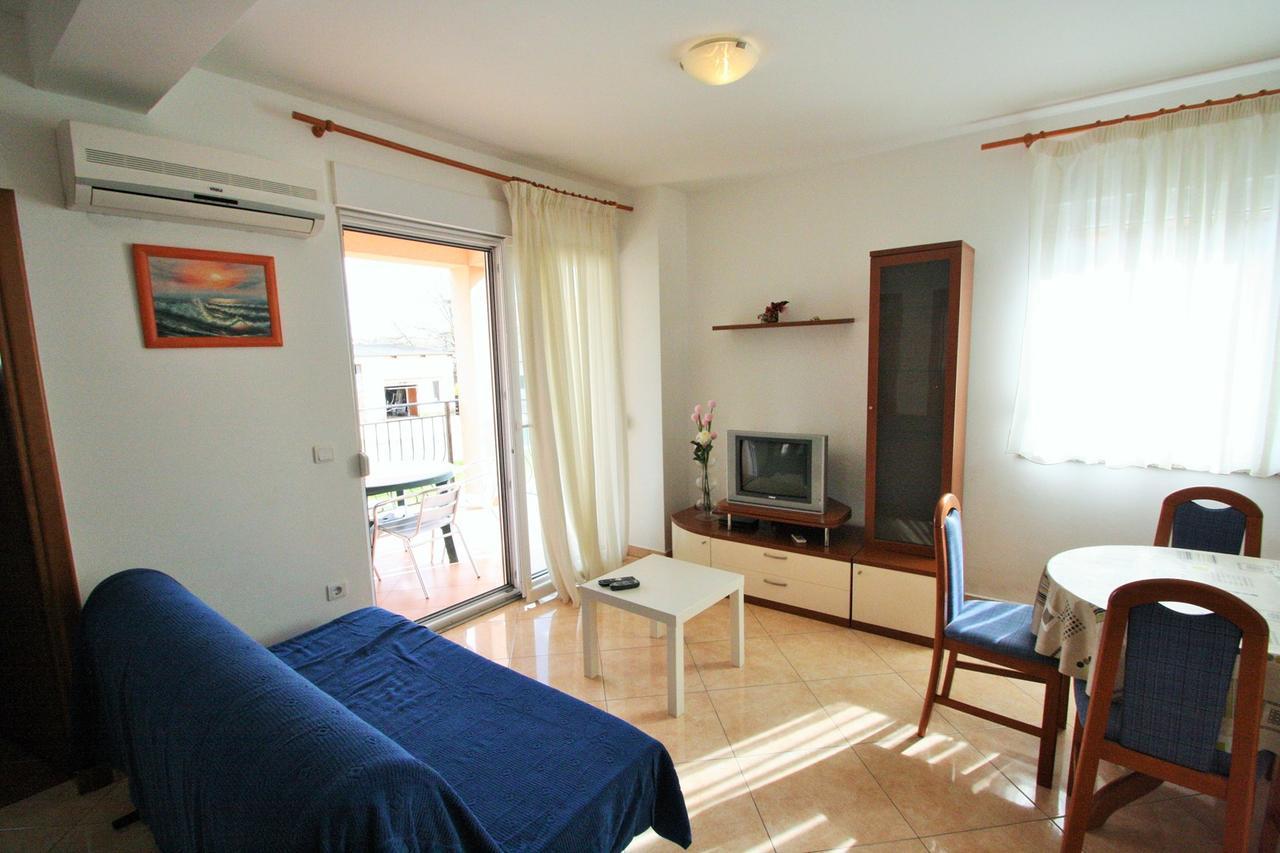 Apartment Bilic With Balcony Poreč Zewnętrze zdjęcie